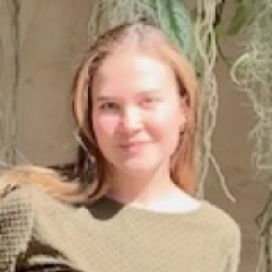 Daniela Salvador Yanouch